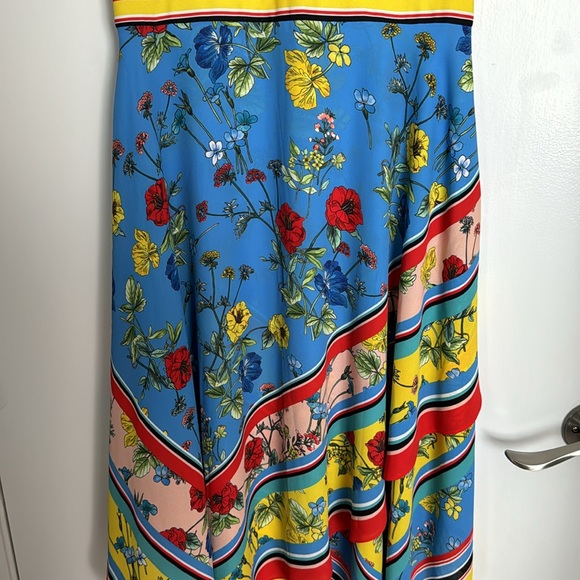 Alice Olivia Farrah collared handkerchief dress - Picture 4 of 12